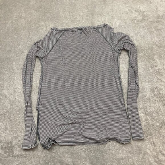 Lululemon Long Sleeve Top Womens Small Pullover Split Hem Gray Striped - Picture 5 of 7